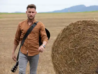 Jan B&ouml;ckmann hat seine Deb&uuml;t-Single ver&ouml;ffentlicht.