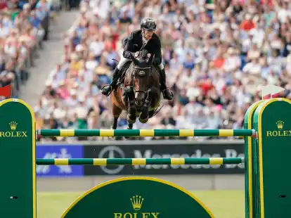 Der Springreiter Marcus Ehning in Aktion.