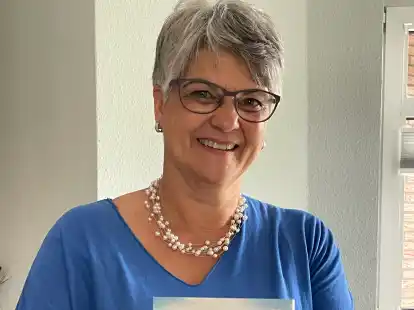 Regine K&ouml;lpin stellt ihr neues Buch der &bdquo;Der Milchhof&ldquo;-Trilogie vor.