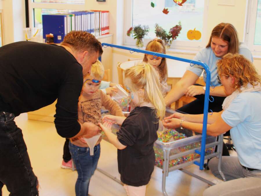  Betreuung in der Gemeinde Apen: Familienzentrum Augustfehn II mit Bildidee 