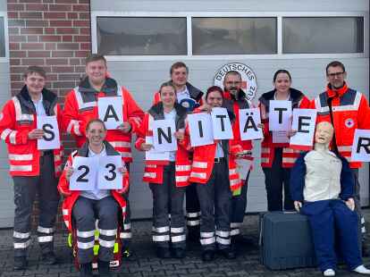 &Uuml;ber acht ehrenamtliche Sanit&auml;ter kann sich das Deutsche Rote Kreuz im Landkreis Cloppenburg freuen.