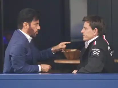 Ernste Blicke: Fia-Boss Mohammed ben Sulayem (l) Mercedes-Motorsportchef bei Toto Wolff.