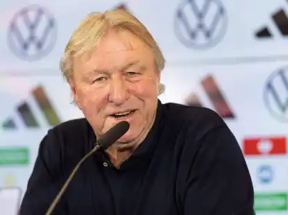 Springt zum zweiten Mal bei den DFB-Frauen ein: Horst Hrubesch.
