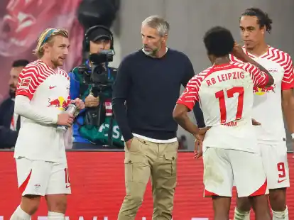 Emil Forsberg (l) und Lois Openda (r) stehen in Darmstadt im RB-Kader.
