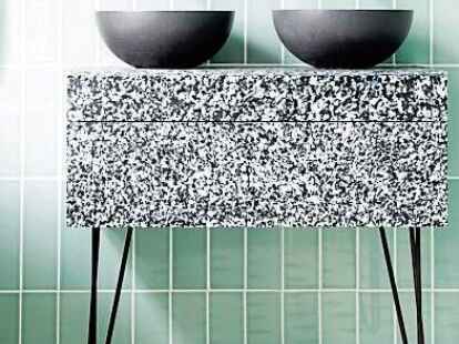 Steile Karriere: recyceltes Plastik im modernen Bad