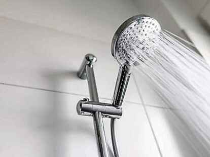 Luft und Wasser mischen wassersparende Duschk&ouml;pfe effizient.