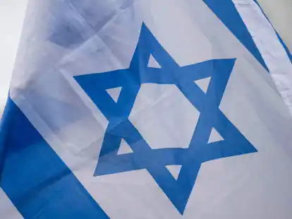 Die israelischen Fu&szlig;ball-Nationalspieler Ramzi Safuri und Sagiv Jehezkel werden aus Protest nicht f&uuml;r den t&uuml;rkischen Erstligisten Antalyaspor auflaufen.