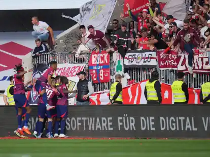 RB Leipzig erspielt sich in Darmstadt dank eines Doppelpacks von Openda den 3:1-Ausw&auml;rtssieg.