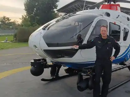 Seit 1997 in der Luft unterwegs: Frank Dittmers, Pilot und Leiter der Polizeihubschrauberstaffel in Rastede.