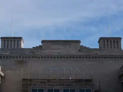 Ein Bauger&uuml;st an der Fassade des Pergamonmuseums.
