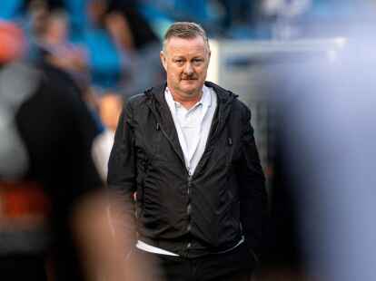 Gladbachs Sportdirektor Roland Virkus ist nach der Niederlage ver&auml;rgert.