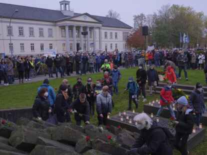 Der Erinnerungsgang geh&ouml;rt zu den zentralen Gedenkveranstaltungen f&uuml;r die Opfer der Judenverfolgung durch die Nationalsozialisten in Oldenburg.