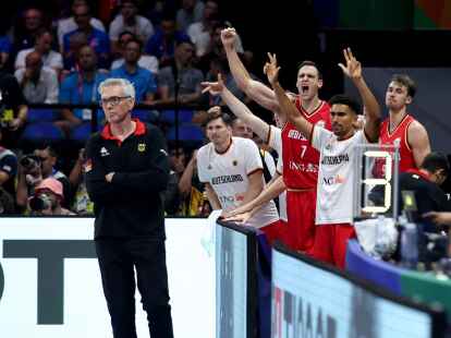 Wird nicht Trainer bei Lyon-Villeurbanne: DBB-Coach Gordon Herbert (l).