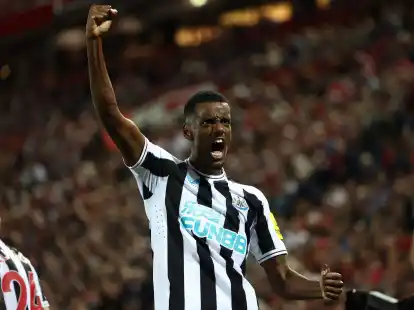 Newcastle Uniteds Alexander Isak trifft auf seinen ehemaligen Club Borussia Dortmund.