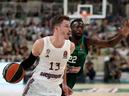 Bayerns Andreas Obst (l) in Aktion.