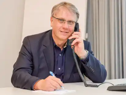 Prof. Dr. Claus-Henning K&ouml;hne ist einer von sieben Experten, die am 1. November bei der NWZ-Telefonaktion Fragen zum Thema Darmkrebs beantworten.