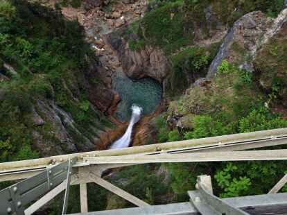 Der &Uuml;berfall auf die beiden Amerikanerinnen ereignete sich nahe der Marienbr&uuml;cke &uuml;ber die P&ouml;llatschlucht - ein gut besuchter Aussichtspunkt bei Neuschwanstein. (Karl-Josef Hildenbrand/dpa)