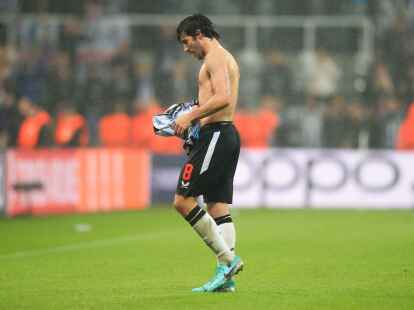 Newcastle Uniteds Sandro Tonali ist f&uuml;r zehn Monate gesperrt worden.