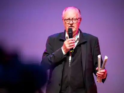 Stefan Paul bedankt sich f&uuml;r den Filmpreis der Stadt Hof.