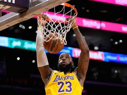 Lakers-Superstar LeBron James erzielte 21 Punkte gegen die Phoenix Suns.