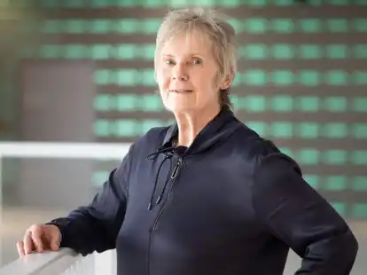 Tina Theune erh&auml;lt f&uuml;r ihr Lebenswerk den Ehrenpreis des DFB.