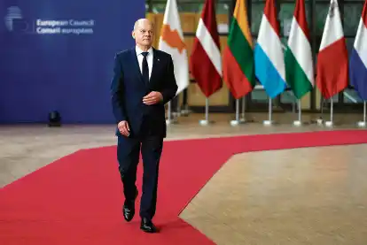 Bundeskanzler Olaf Scholz beim EU-Gipfel in Br&uuml;ssel: &bdquo;Kann sein, dass wir noch eine gewisse Zeit brauchen.&ldquo;