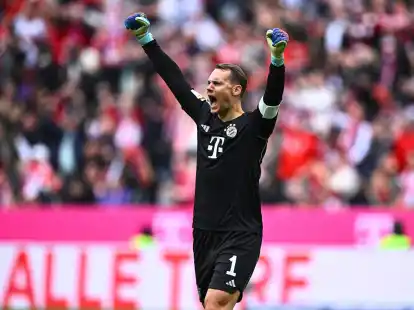 Manuel Neuer feierte nach seiner langen Auszeit das Comeback im Bayern-Tor.