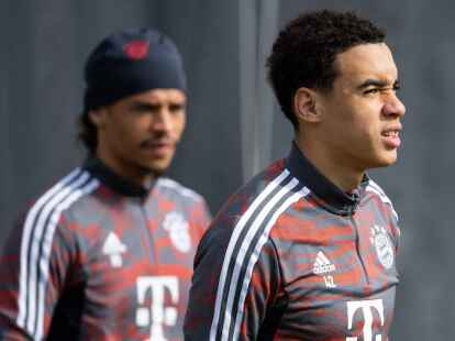 Die Bayern-Stars Leroy San&eacute; (l) und Jamal Musiala fehlten im Training.