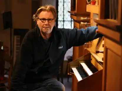 L&auml;dt zur &bdquo;offenen Orgelmusik&ldquo; ein: Organist Markus H&auml;ger