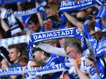 Der Aufstieg in die Fu&szlig;ball-Bundesliga hat den SV Darmstadt 98 in der Saison 2022/23 eine positive Bilanz gekostet.