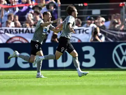 Viktoria K&ouml;lns gegen Werder Bremen: David Philipp (r).