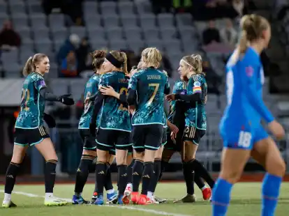 Die DFB-Frauen konnten einen knappen Sieg auf Island bejubeln.