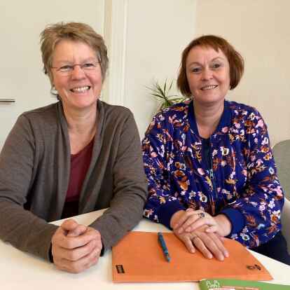 Im Gespr&auml;ch mit unserer Redaktion &uuml;ber die Arbeit im Kinderschutz-Zentrum Oldenburg (v.l.): Mareike van't Zet, Diplom-Psychologin und Leiterin der Einrichtung, sowie Ina Kehlenbeck-Spanke, Dipl.-P&auml;dagogin und Fachkraft im Handlungsfeld sexuelle Gewalt an Kindern und Jugendlichen.