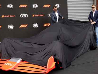 Audi-Chef Markus Duesmann (r) und Audi-Entwicklungsvorstand Oliver Hoffman.