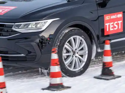 Um die Fahreigenschaften genau zu untersuchen, wurden die Reifen sowohl auf schneebedeckter Fahrbahn bei Minusgraden im finnischen Arctic Center Ivalo als auch auf der Teststrecke von Goodyear im franz&ouml;sischen Mireval getestet.