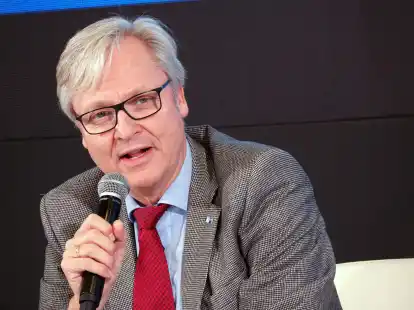 Martin Wansleben, Hauptgesch&auml;ftsf&uuml;hrer des Deutschen Industrie- und Handelskammertages (DIHK), bei der Konferenz der Auslandshandelskammer (AHK).