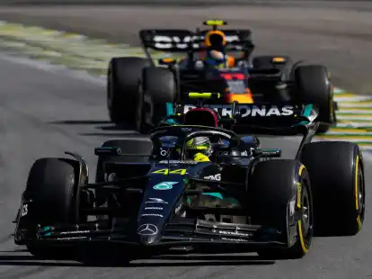 Wartet seit langer Zeit auf einen Sieg: Mercedes-Pilot Lewis Hamilton.