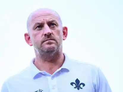 Darmstadts Trainer Torsten Lieberknecht nimmt eine Auszeit.