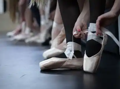 Die Ballettschule Tanzraum-Jever/Wangerland hat sich lange auf ihr neues St&uuml;ck &bdquo;Let me dance for you&ldquo; vorbereitet.