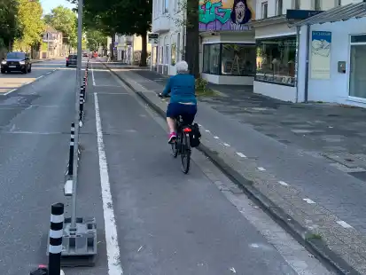 Die CDU will die Fahrradspur an der Nadorster Stra&szlig;e sofort abschaffen und die Parkpl&auml;tze zur&uuml;ck.