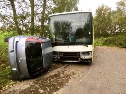 &Uuml;bung f&uuml;r die Rettungskr&auml;fte in Jever (Feuerwehr, Deutsches Rotes Kreuz und Rettungsdienst)