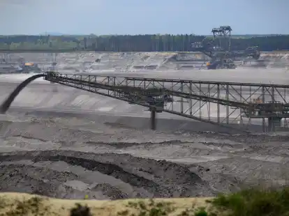 Laut UN widersprechen die F&ouml;rderpl&auml;ne f&uuml;r &Ouml;l, Gas und Kohle dem 1,5 Grad-Ziel.