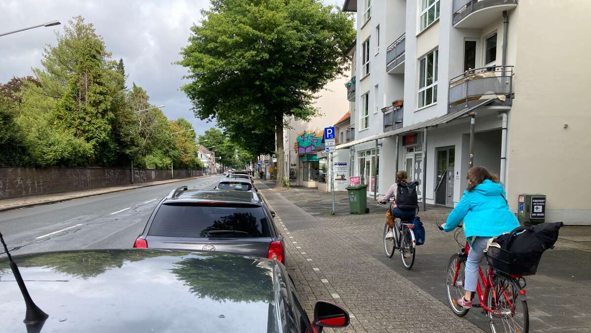 Protected Bike Lane in Oldenburg Oberbürgermeister Jürgen Krogmann