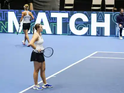 Das deutsche Team um Jule Niemeier (vorne) und Laura Siegemund musste sich auch Frankreich mit 0:3 geschlagen geben.