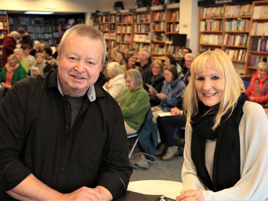 Kleine Matinee in Wilhelmshaven in der Buchhandlung Prien mit ...