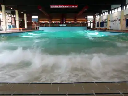 Das Hallenwellenbad in Hooksiel