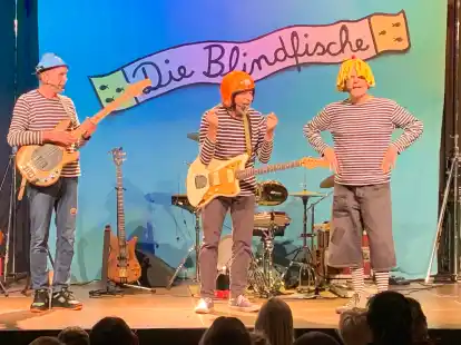 Die Blindfische boten in der Nordenhamer Jahnhalle beste Unterhaltung f&uuml;r Kinder.