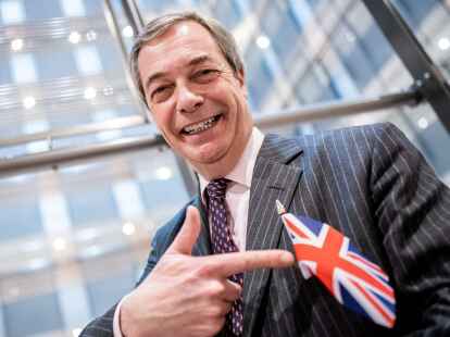 Rechtspopulist Nigel Farage geht ins britische Dschungelcamp.