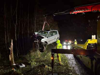 Tödlicher Unfall Auf B 210: 37-jähriger Friesländer Stirbt