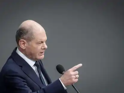 Bundeskanzler Olaf Scholz w&auml;hrend der Regierungsbefragung im Bundestag.